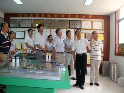 2012.7.28日山東天意兩項科技成果鑒定順利通過，北京領(lǐng)導(dǎo)專家，到我公司參觀指導(dǎo)